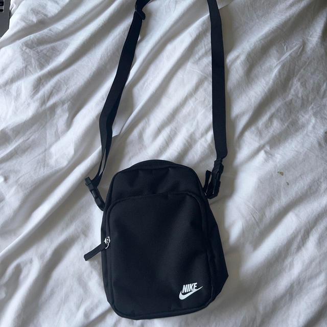 Nike Men's Satchels - Black on Productcaster.