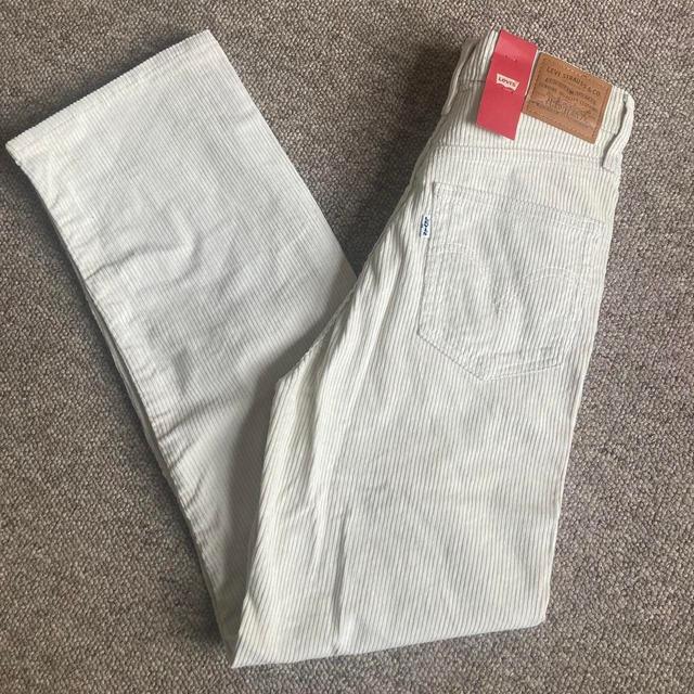 Levi's Women's High waisted Jeans - Cream - 25" on Productcaster.