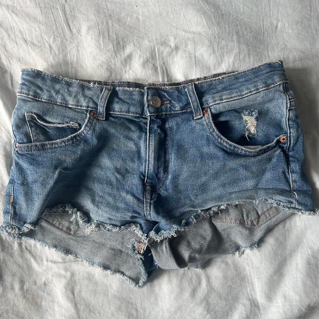 H&M Women's Shorts - Blue/Navy - UK 14 on Productcaster.