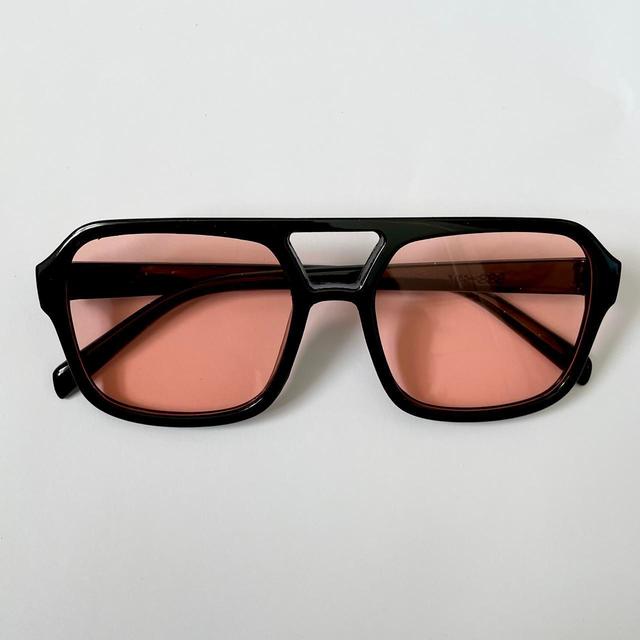 Women's Aviator Sunglasses - Black/Pink on Productcaster.