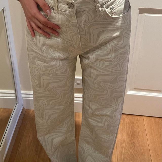 H&M Women's Trousers - Cream - UK 6 on Productcaster.