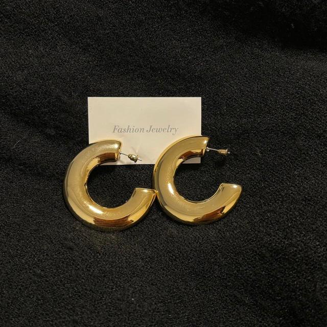 (+) People Women's Earrings - Gold on Productcaster.