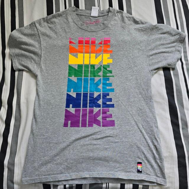 Nike Men's T-shirt - Multi - M on Productcaster.