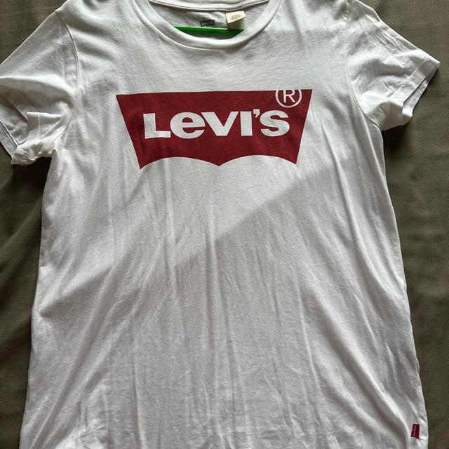 Levi's Women's T-shirt - White - M on Productcaster.