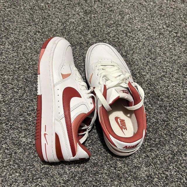 Nike Women's Trainers - White/Red - UK 4.5 on Productcaster.