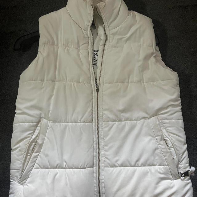 Reclaimed Vintage Women's Gilet - White - S on Productcaster.