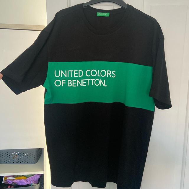 United Colors of Benetton Men's T-shirt - Black/Green - L on Productcaster.