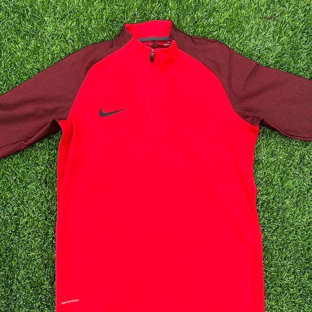 Nike Kids' Jumper - Red on Productcaster.