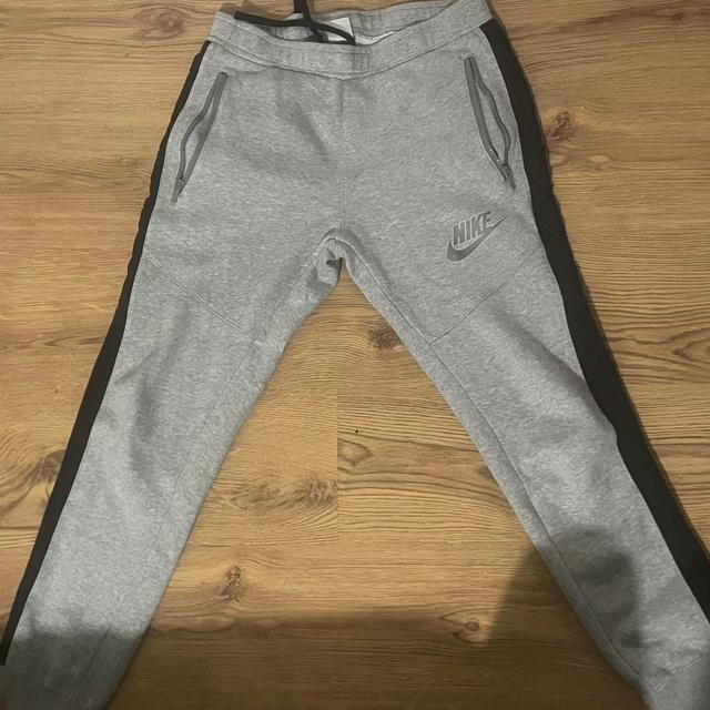 Nike Women's Sweatpants - Grey - UK 12 on Productcaster.