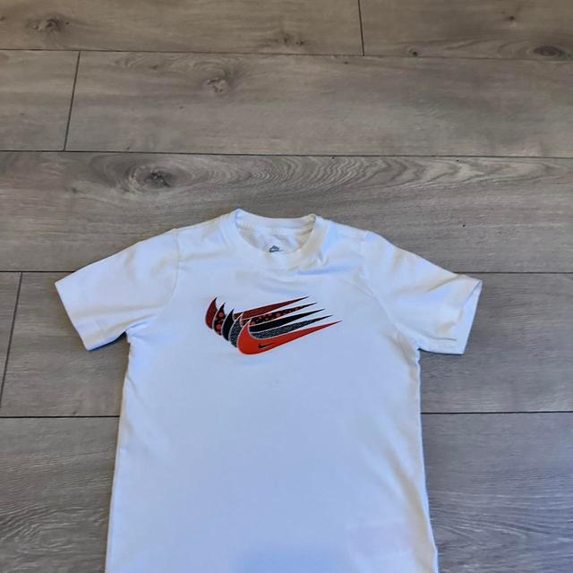 Nike Kids' T-shirt - White on Productcaster.