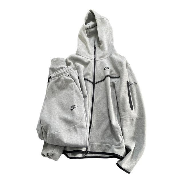 Nike Men's Hoodie - Grey - M on Productcaster.