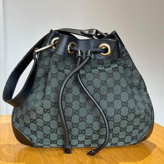 Gucci Women's Shoulder bags - Green/Black on Productcaster.