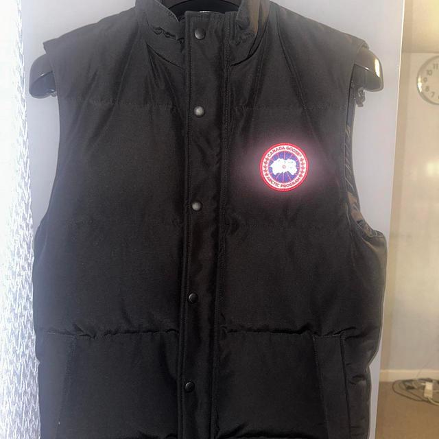 Canada Goose Men's Gilet - Black - M on Productcaster.