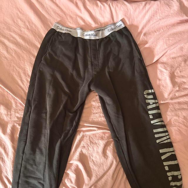 Calvin Klein Men's Sweatpants - Black - M on Productcaster.