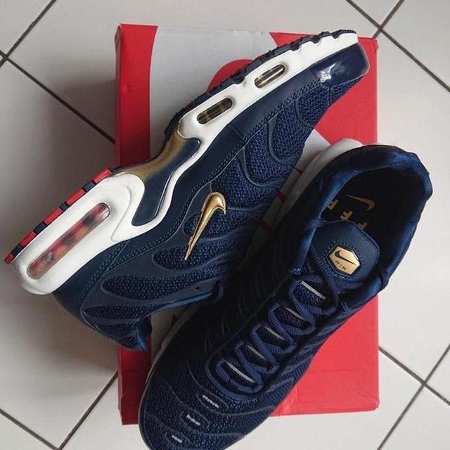 Nike Men's Trainers - Navy - UK 10 on Productcaster.