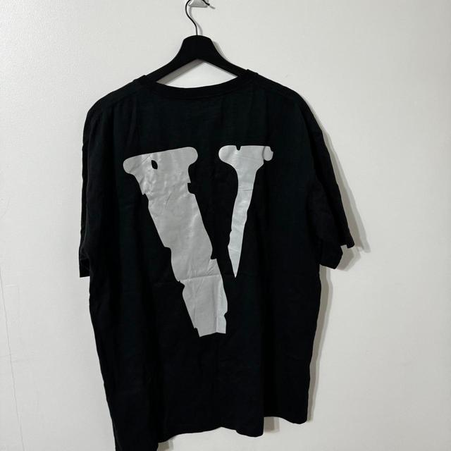 Vlone Men's T-shirt - Black - L on Productcaster.