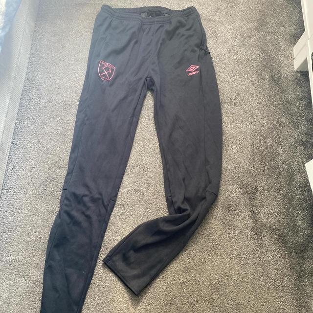 Umbro Men's Sweatpants - Black - M on Productcaster.