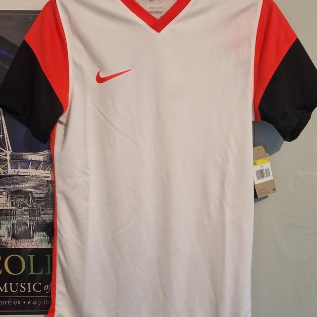 Nike Men's T-shirt - White/Red - S on Productcaster.