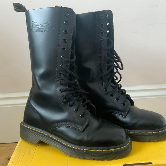 Dr. Martens Women's Lace up Boots - Black - UK 4 on Productcaster.