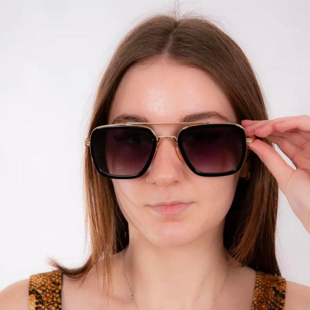 Women's Aviator Sunglasses - Black on Productcaster.