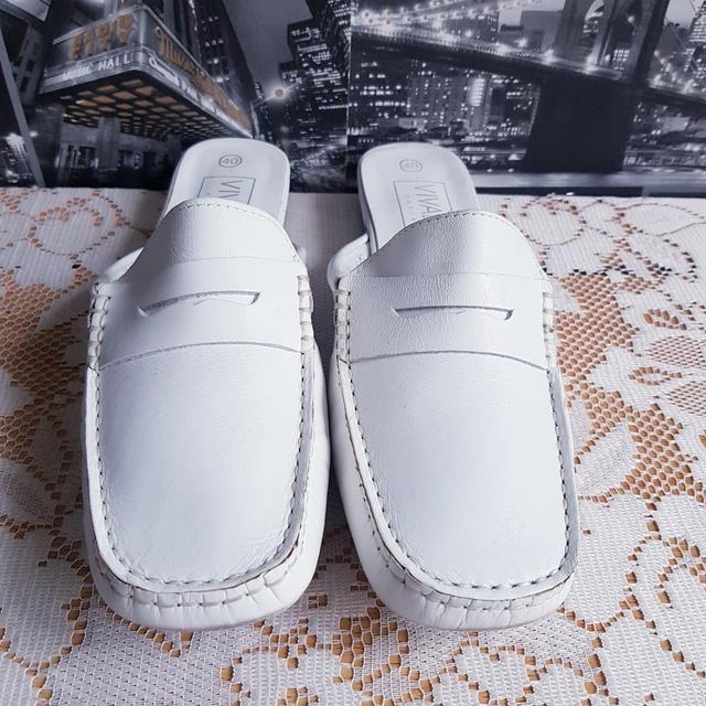 Preloved Women's Loafers - White - UK 6.5 on Productcaster.