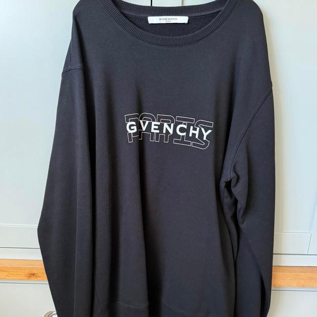 Givenchy Men's Sweatshirt - Black - M on Productcaster.