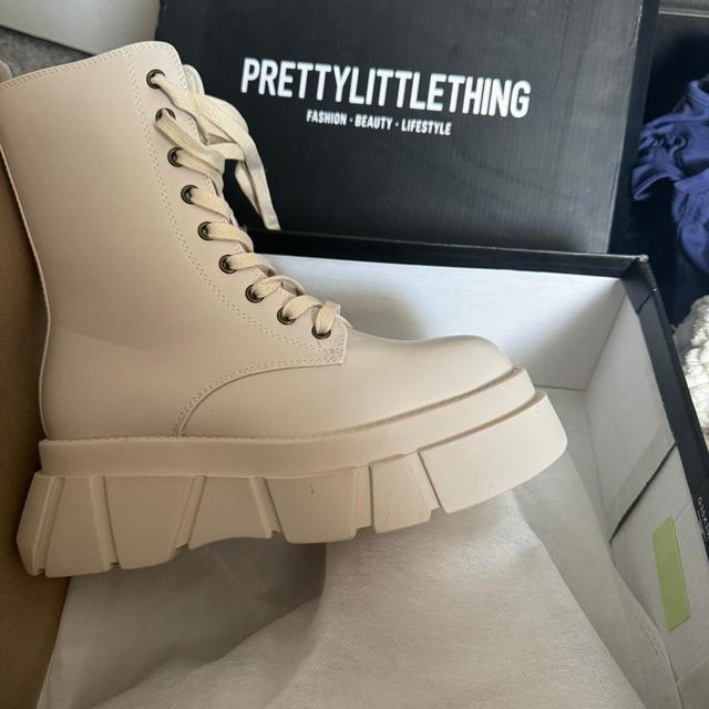 PrettyLittleThing Women's Military Boots - Cream - UK 4 on Productcaster.