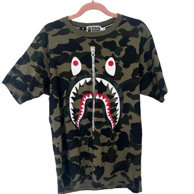 BAPE Men's T-shirt - Green/Khaki - M on Productcaster.