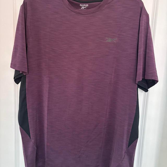 Reebok Men's T-shirt - Purple/Burgundy - M on Productcaster.