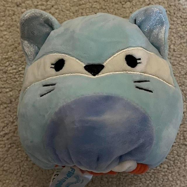 Squishmallows Stuffed animal - Red/Blue on Productcaster.