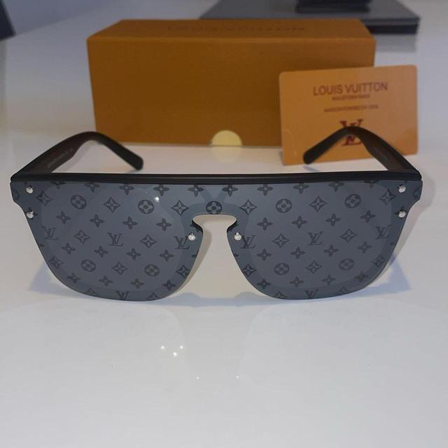 Men's Cat eye Sunglasses - Black/Grey on Productcaster.