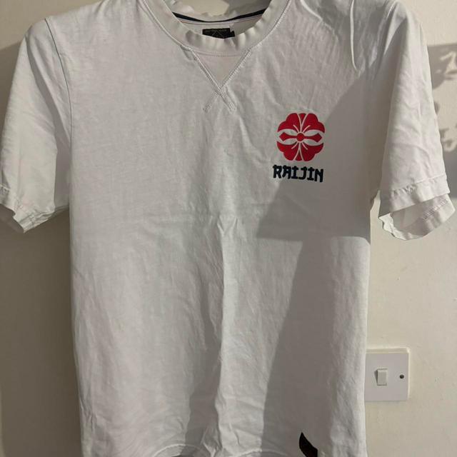 Evisu Women's T-shirt - White - S on Productcaster.