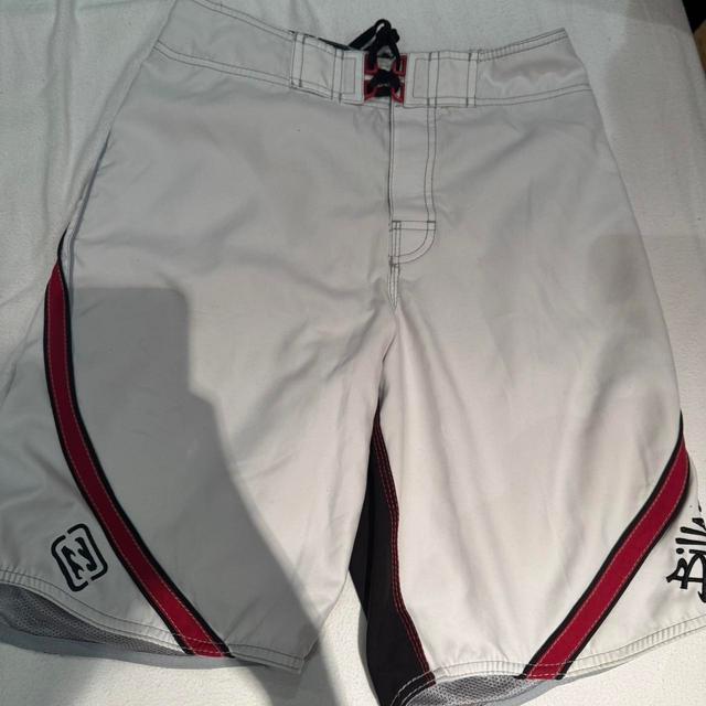 Billabong Men's Shorts - White/Red - M on Productcaster.