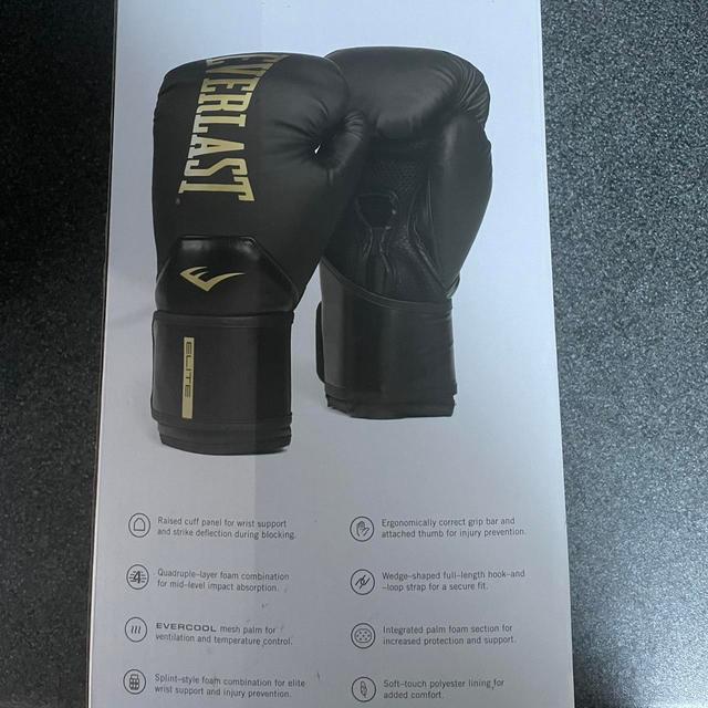 Everlast Men's Gloves - Black/Gold on Productcaster.