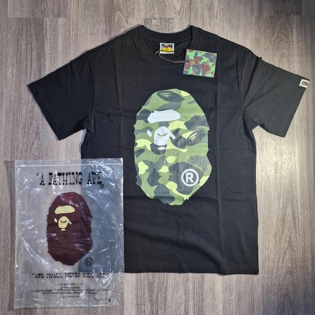 BAPE Men's T-shirt - Black/Green - L on Productcaster.