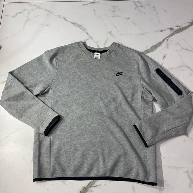 Nike Men's Jumper - Grey - L on Productcaster.