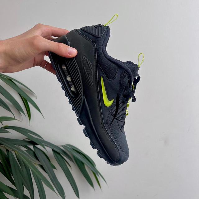 Nike Men's Trainers - Black/Green - UK 10 on Productcaster.