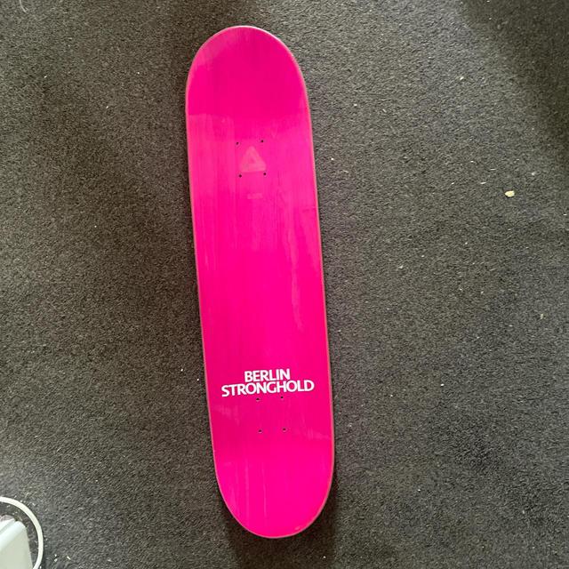 Palace Skateboarding - Pink/Black on Productcaster.