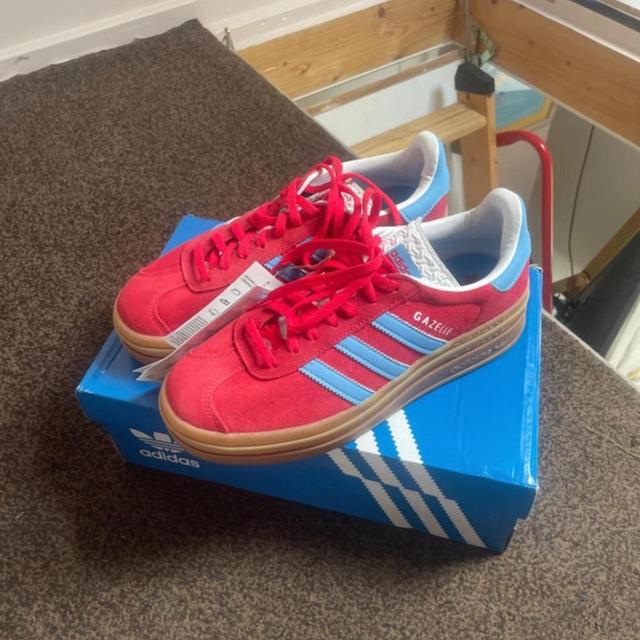 Adidas Women's Trainers - Red/Blue - UK 5.5 on Productcaster.