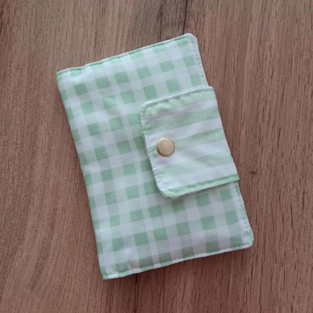 Handmade Women's Wallets - White/Green on Productcaster.