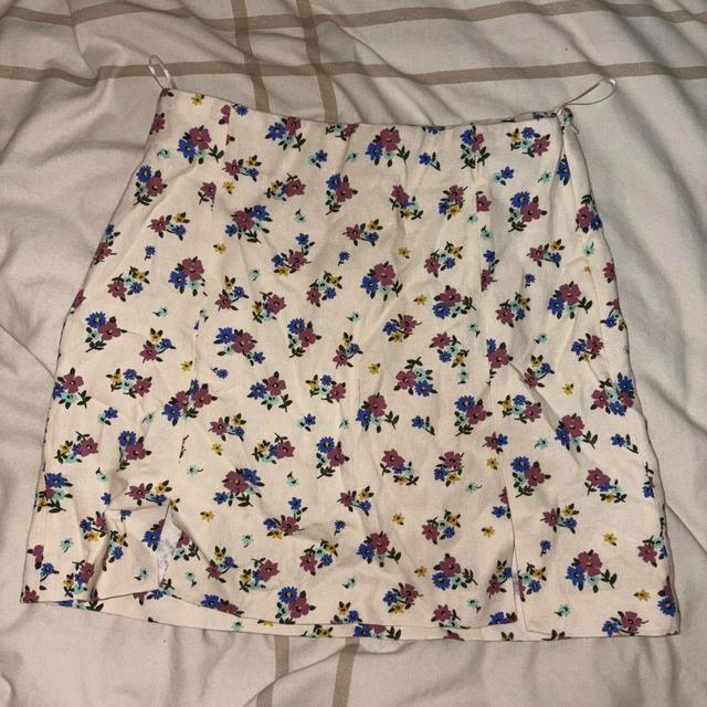 Zara Women's Skirt - Multi/White - XS on Productcaster.