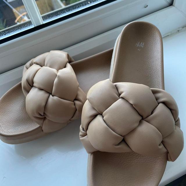 H&M Women's Slides - Tan - UK 6.5 on Productcaster.