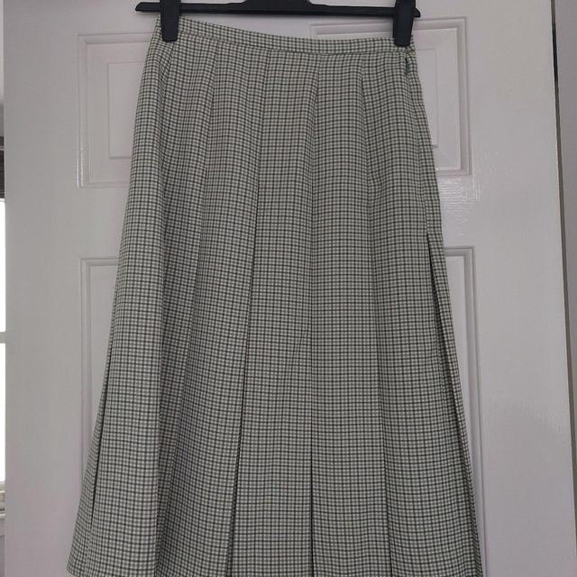 Vintage Women's Skirt - Green - UK 10 on Productcaster.