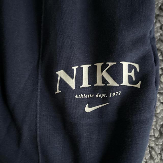 Nike Women's Sweatpants - Navy/White - UK 4 on Productcaster.