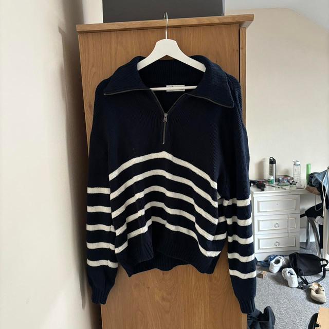 Hollister Co. Women's Jumper - Navy/White - S on Productcaster.