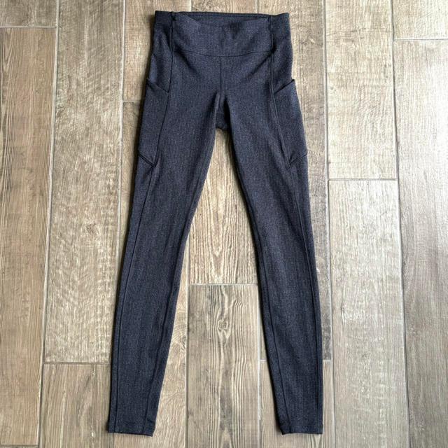 Lululemon Women's Leggings - Grey/Black - UK 8 on Productcaster.