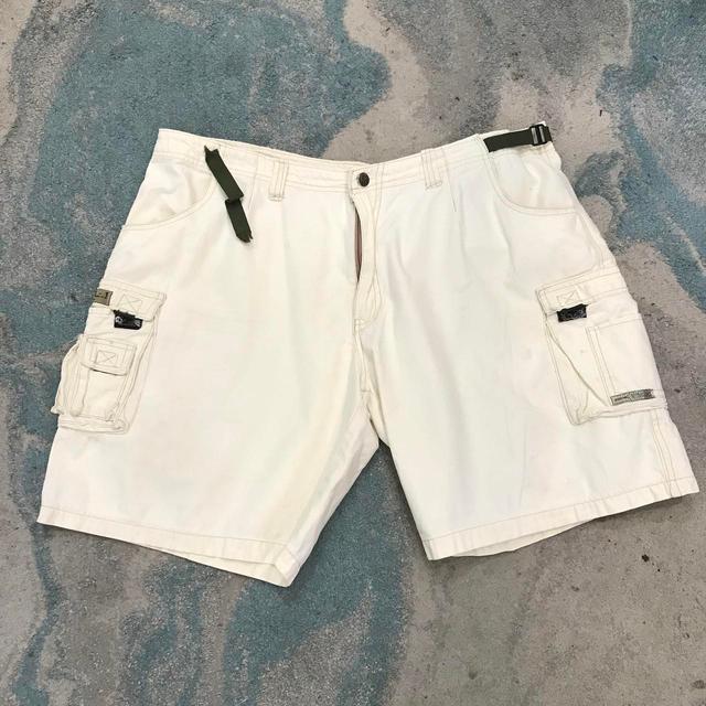 Vintage Men's Shorts - White - 40" on Productcaster.