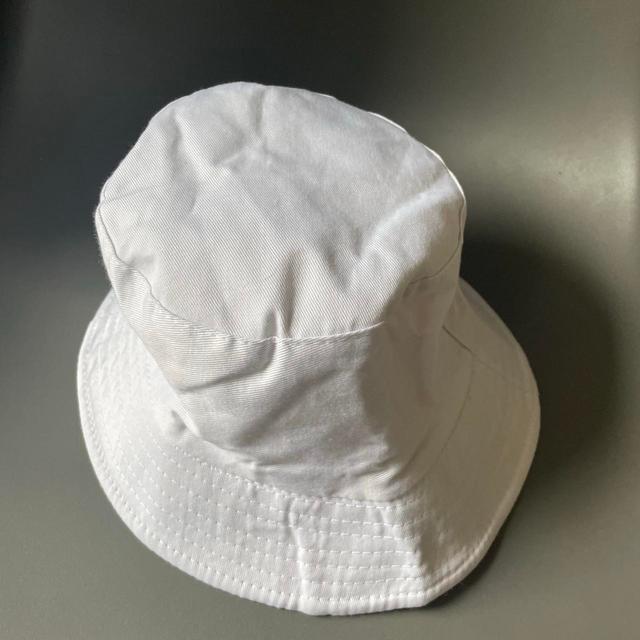 Men's Bucket hats - White on Productcaster.