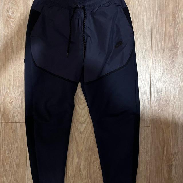 Nike Men's Trousers - Navy - L on Productcaster.