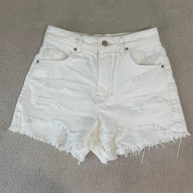 Bershka Women's Shorts - White - UK 6 on Productcaster.